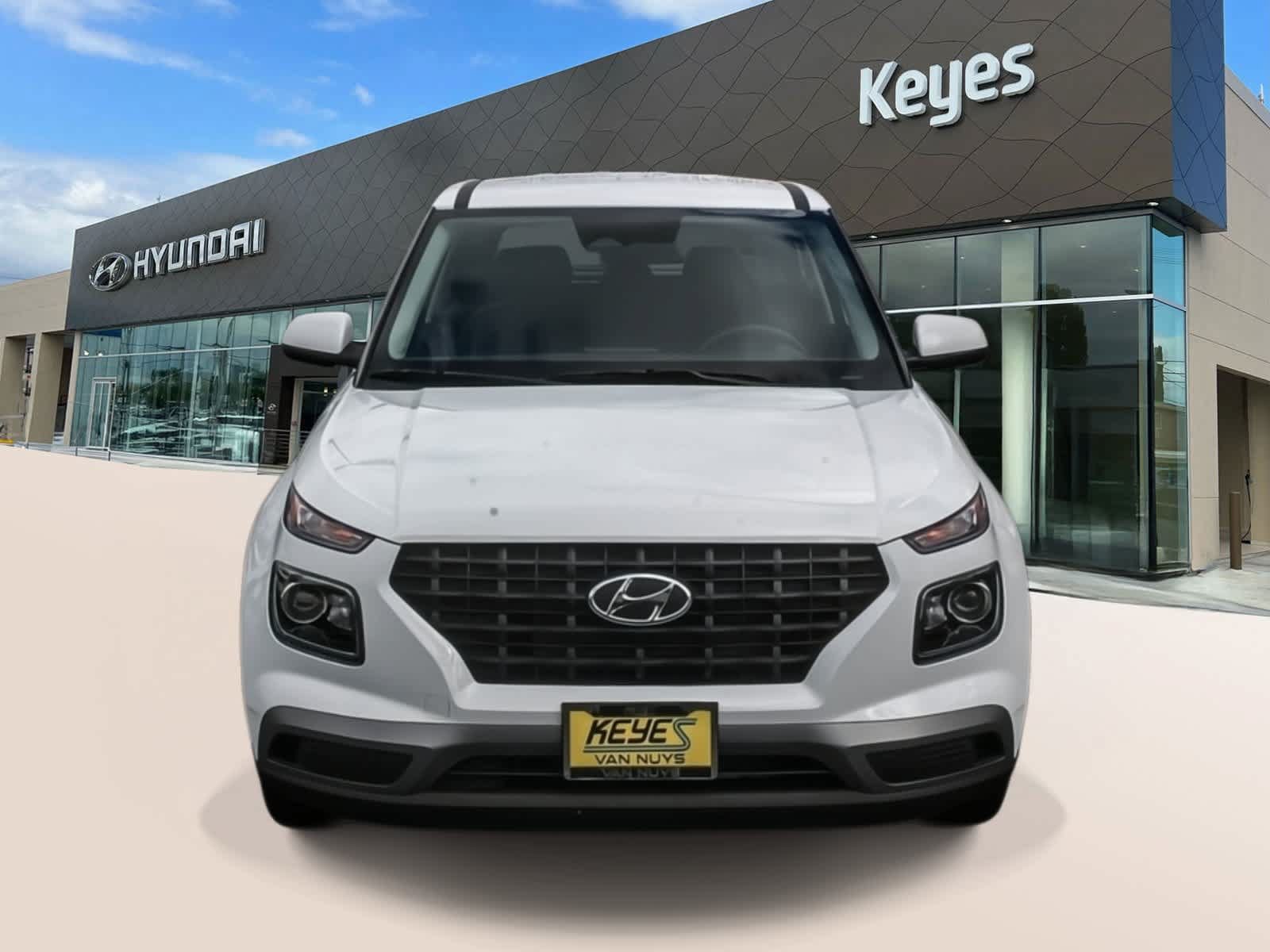 Certified 2026 Hyundai Venue SE FWD image 2