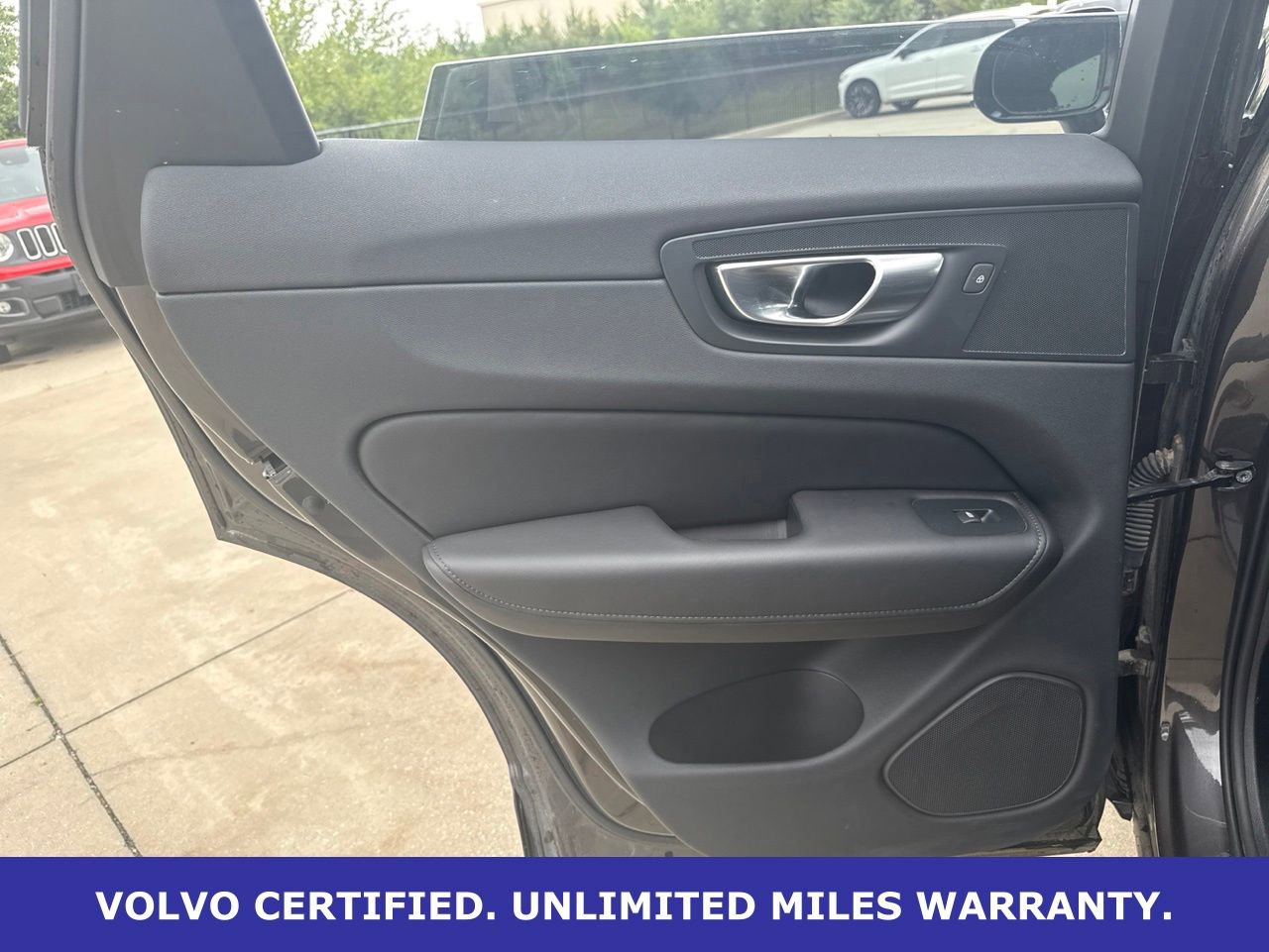 Certified 2025 Volvo XC60 B5 Plus AWD/4WD image 15