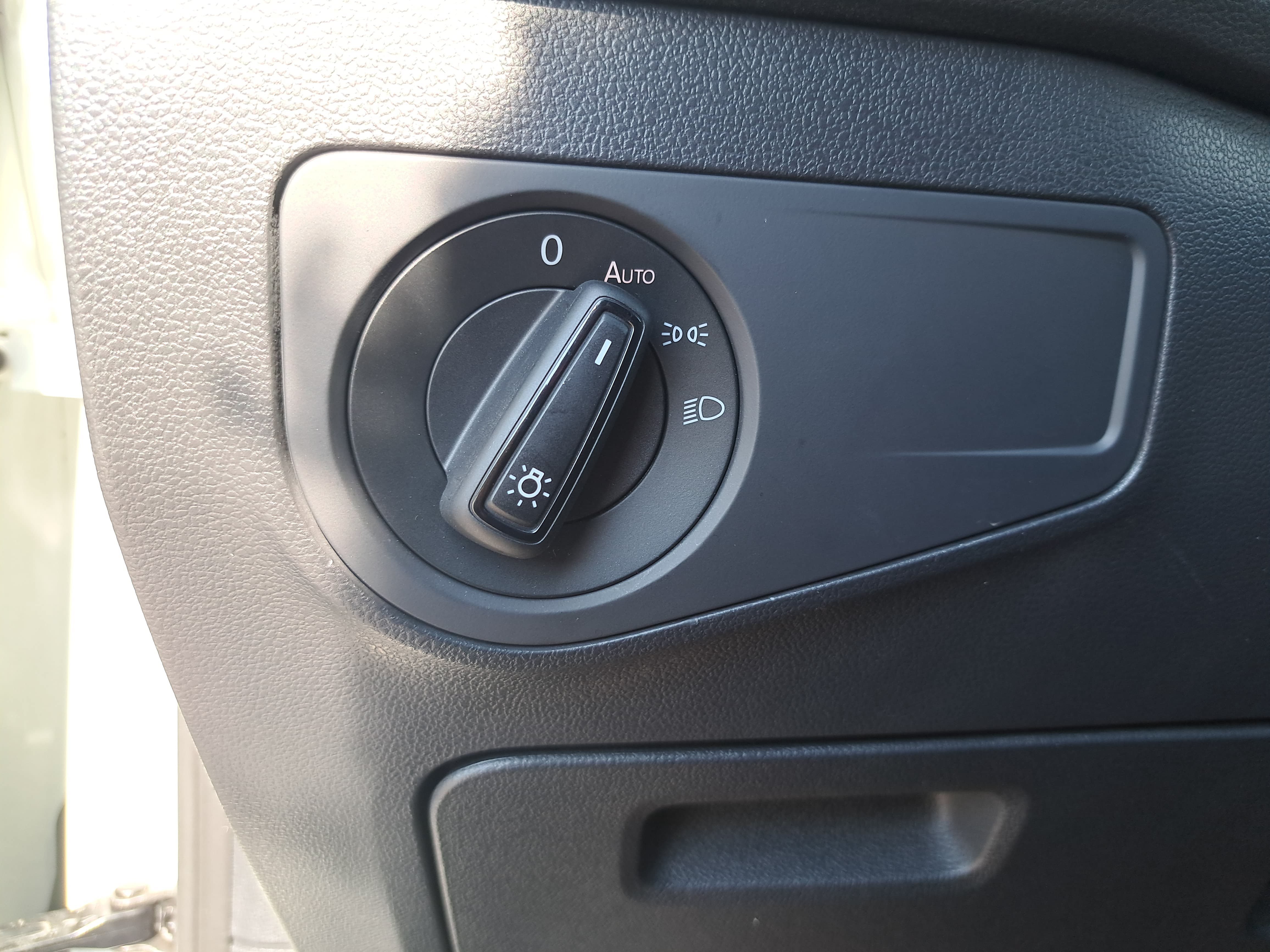 Used 2020 Volkswagen Tiguan S FWD image 25