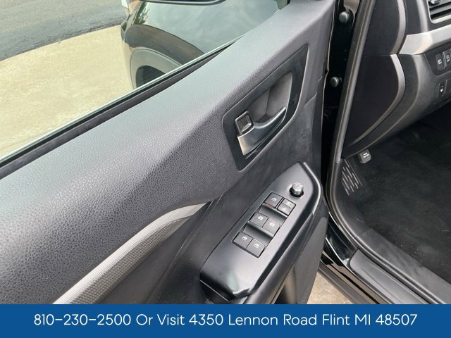 Used 2019 Toyota Highlander SE AWD/4WD image 17