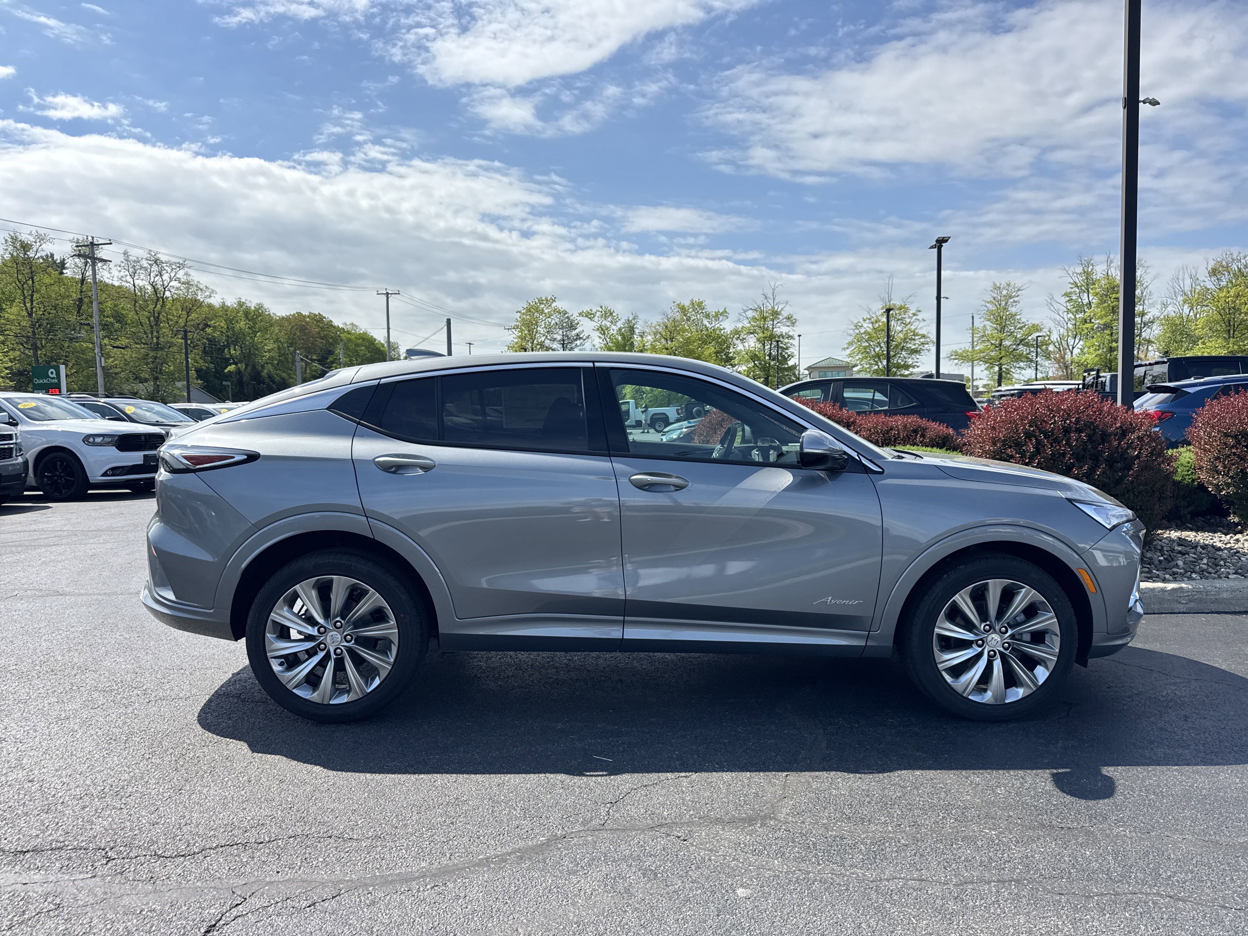 New 2025 Buick Envista Avenir image 4