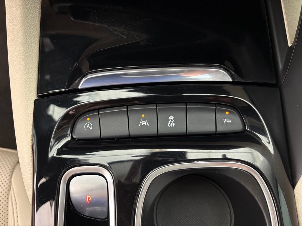 Used 2021 Buick Envision Essence FWD image 13