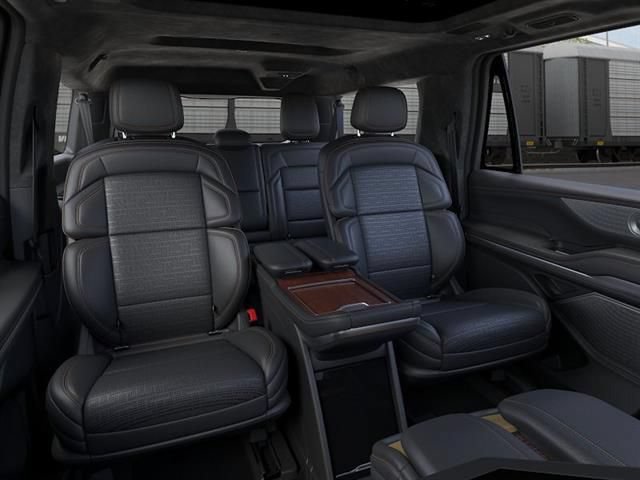 New 2026 Lincoln Navigator L Black Label AWD/4WD image 11