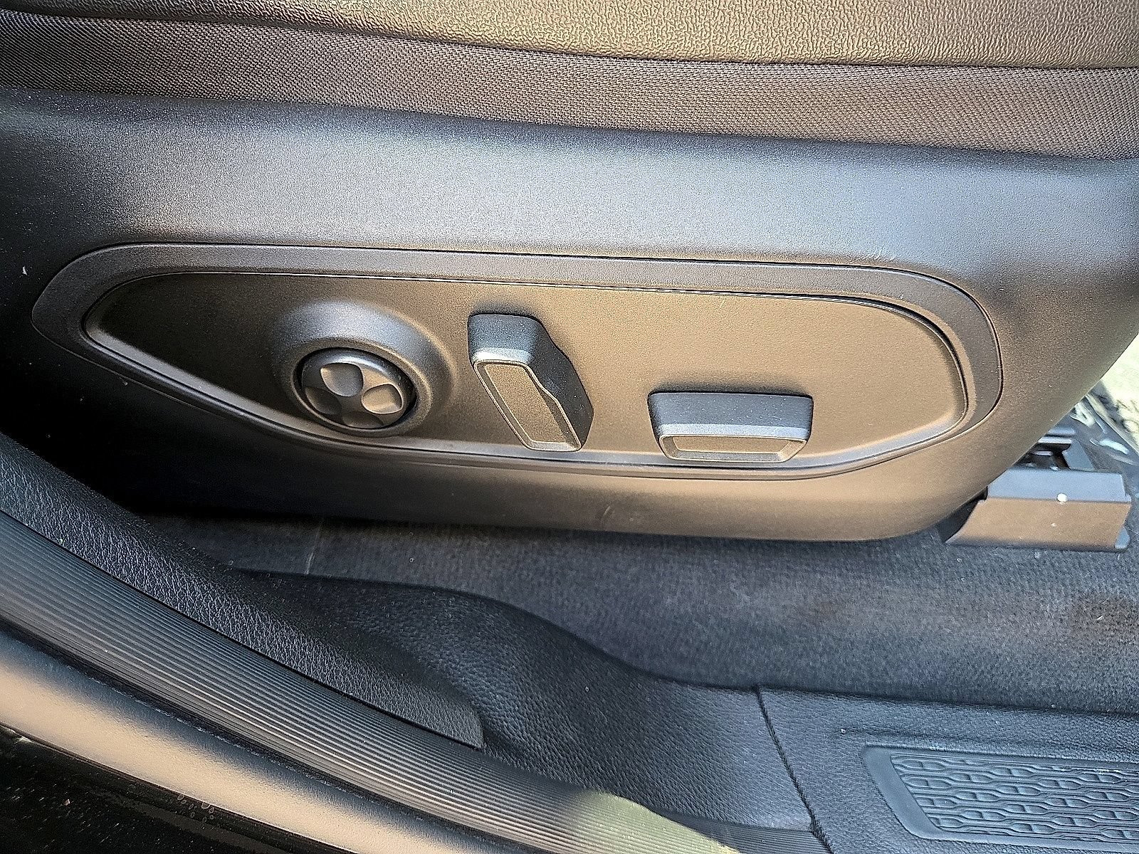 Used 2023 Jeep Grand Cherokee 4WD 4xe image 13