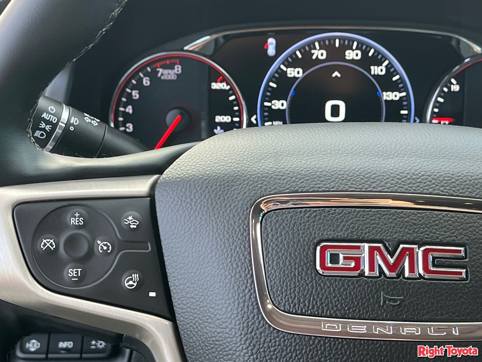 Used 2023 GMC Acadia Denali w/ Denali Ultimate Package FWD image 22