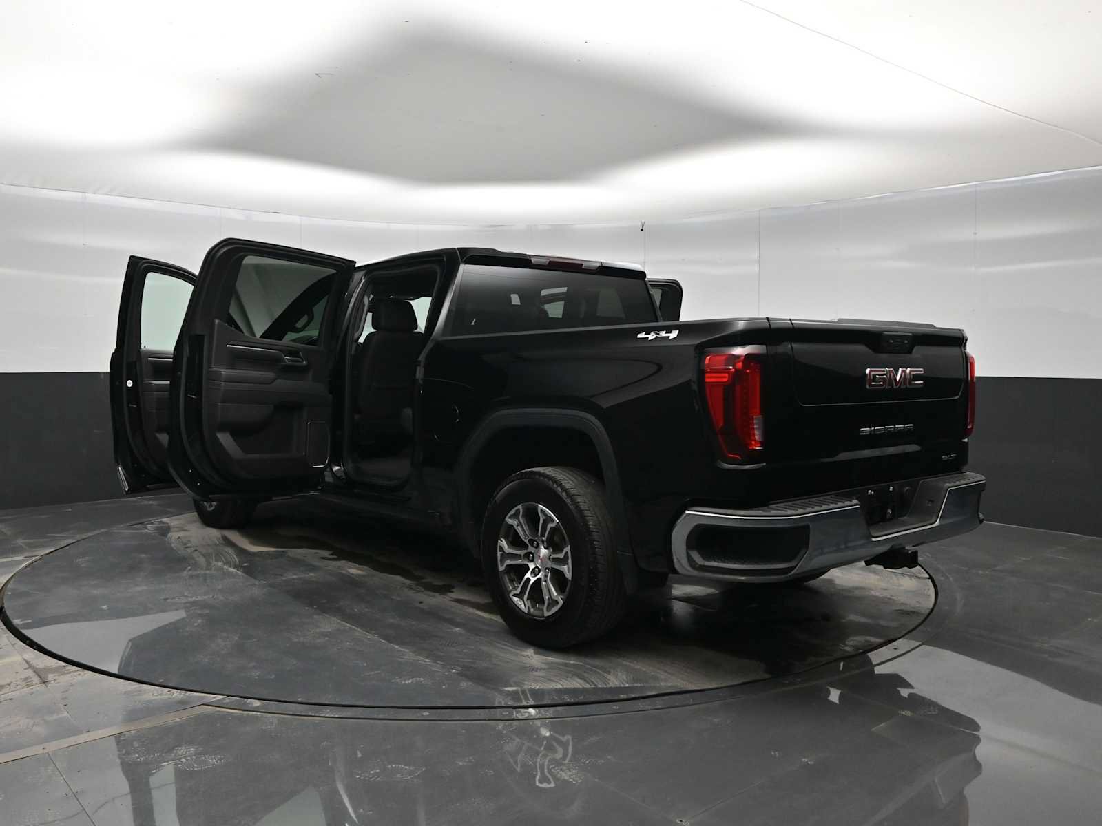 Used 2025 GMC Sierra 1500 SLT AWD/4WD image 44