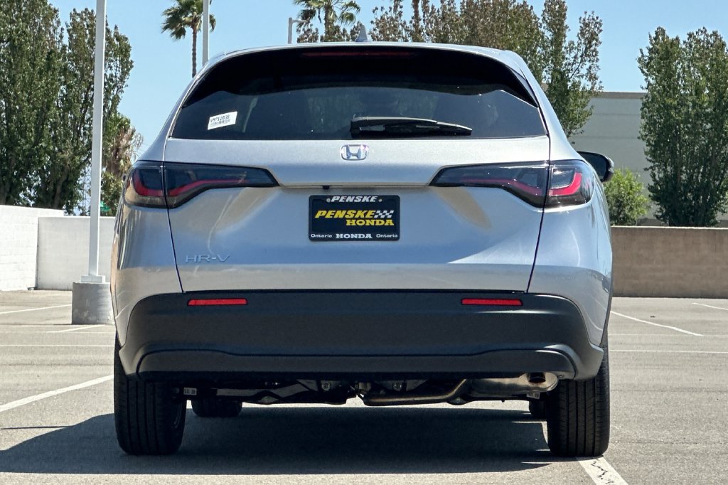 New 2027 Honda HR-V LX image 5