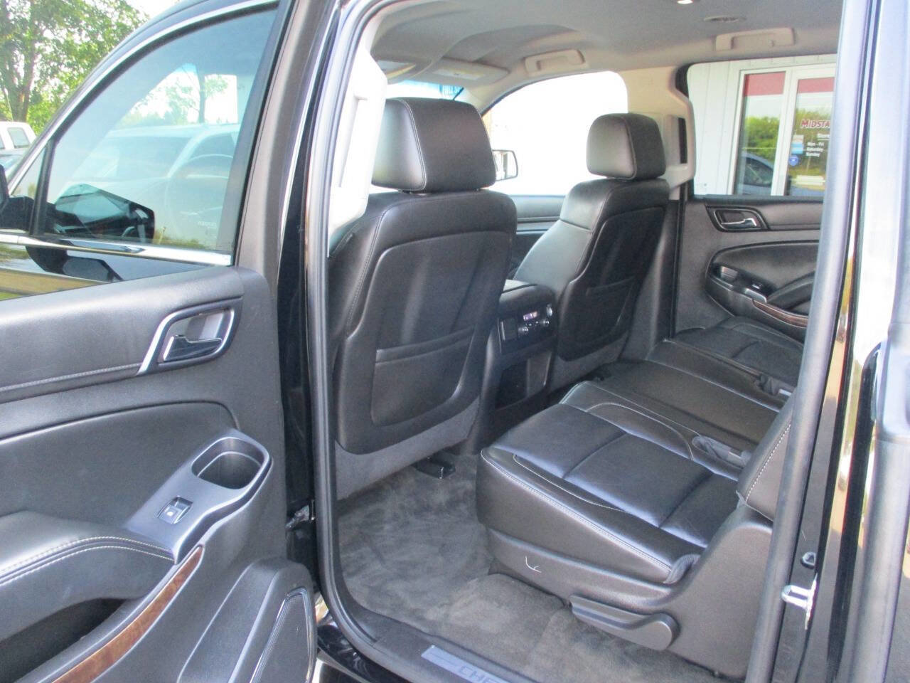 Used 2015 Chevrolet Suburban LT image 17