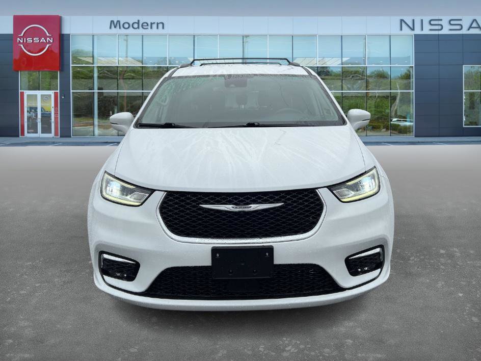 Used 2021 Chrysler Pacifica Touring-L image 2