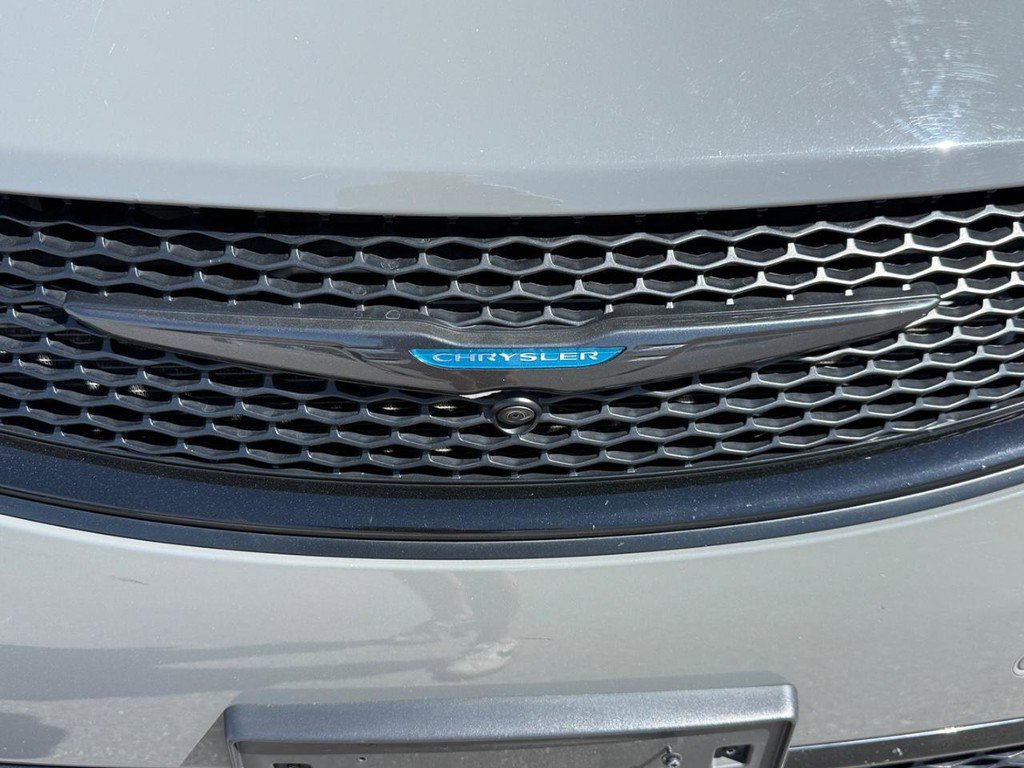 Used 2020 Chrysler Pacifica Limited w/ Advanced Safetytec Group video 2