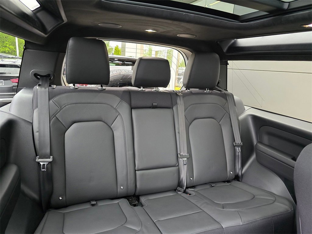 New 2025 Land Rover Defender 90 V8 image 26