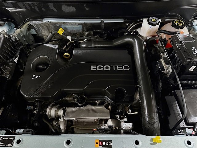 Used 2022 Chevrolet Equinox RS w/ Infotainment Package image 9