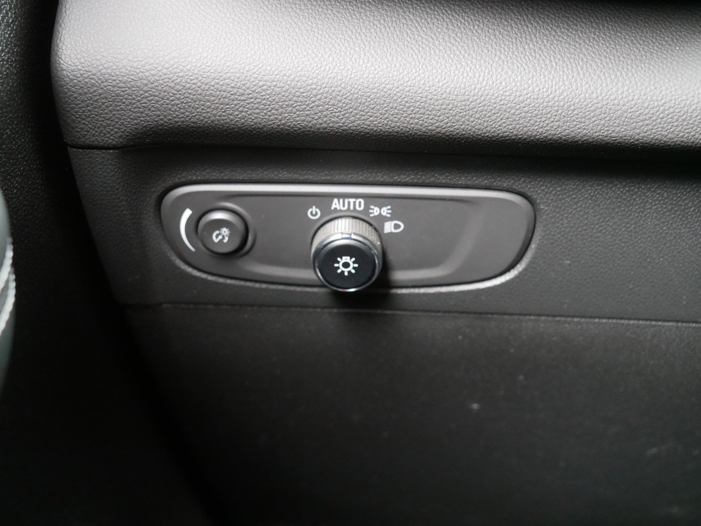 Used 2023 Buick Envision Preferred AWD/4WD image 26