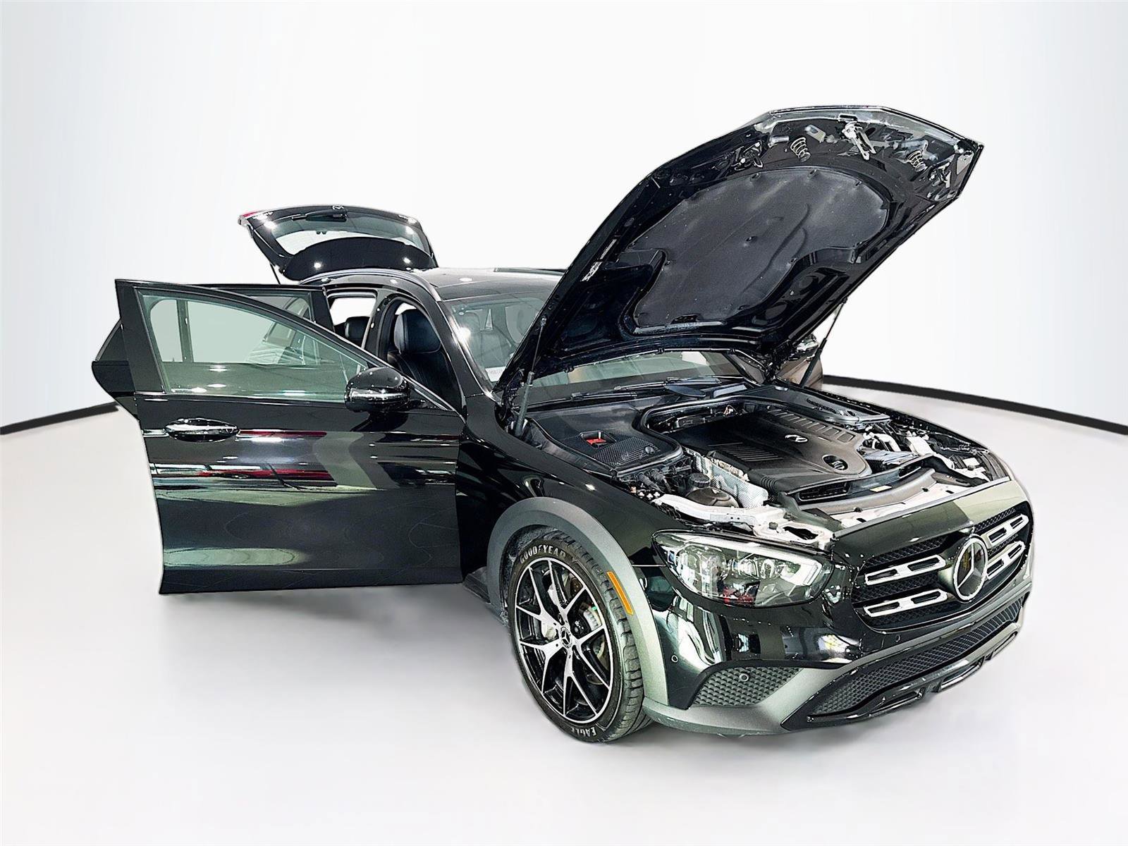 Used 2021 Mercedes-Benz E 450 4MATIC All-Terrain Wagon image 39