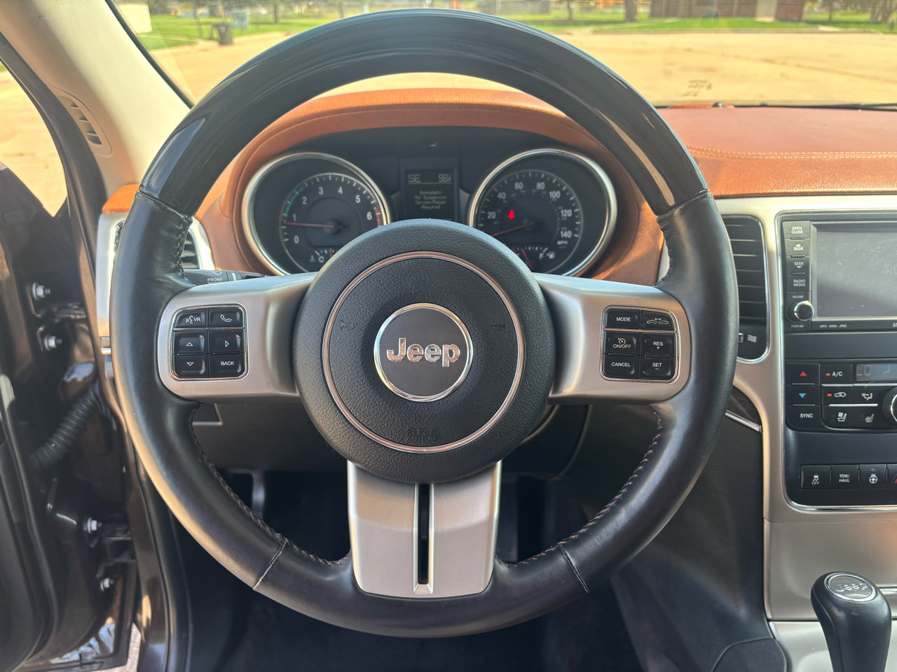 Used 2011 Jeep Grand Cherokee Overland Summit image 16