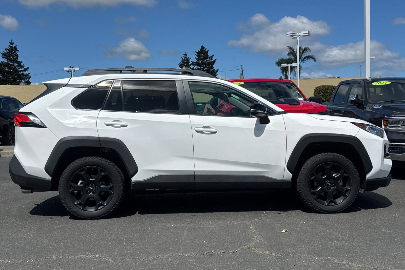 Used 2020 Toyota RAV4 TRD Off-Road w/ TRD Off-Road Weather Package AWD/4WD image 4