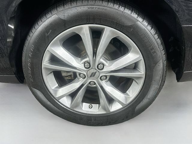 Used 2022 Dodge Challenger SXT w/ Driver Convenience Group image 31