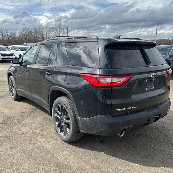 Used 2019 Chevrolet Traverse RS image 2