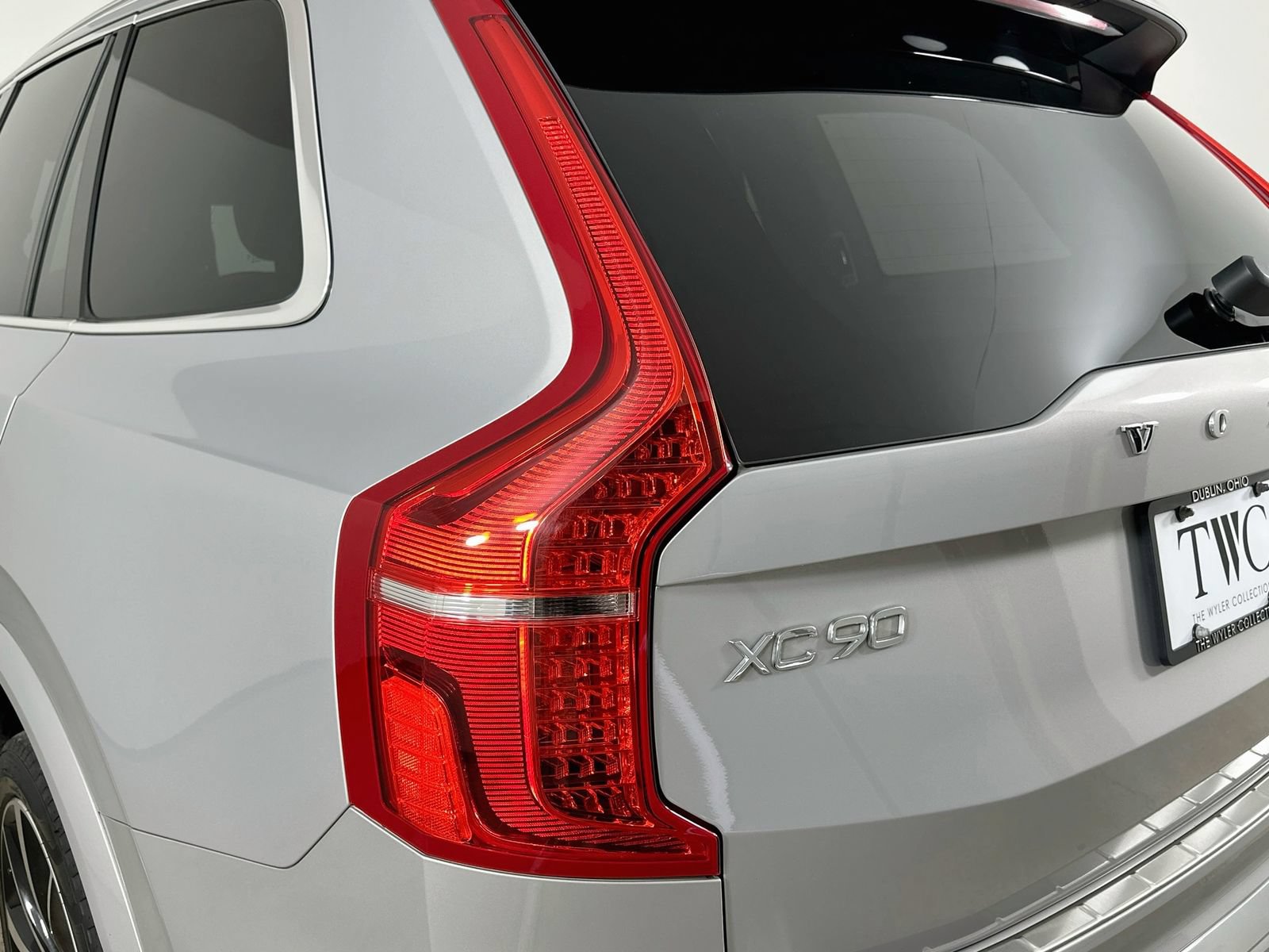 Used 2024 Volvo XC90 B6 Ultimate w/ Protection Package Premier AWD/4WD image 12