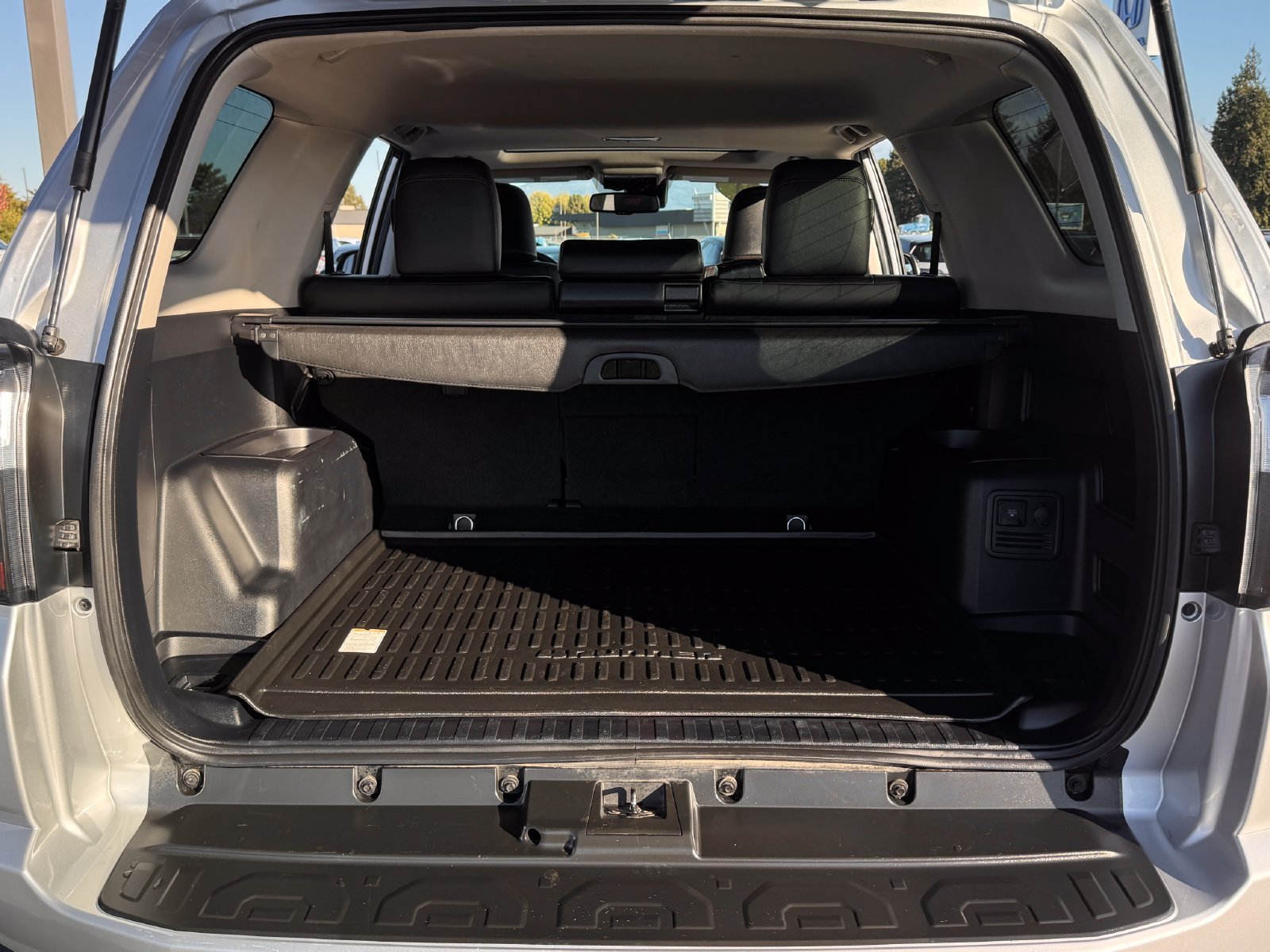 Used 2021 Toyota 4Runner Venture w/ Moonroof Package AWD/4WD image 25