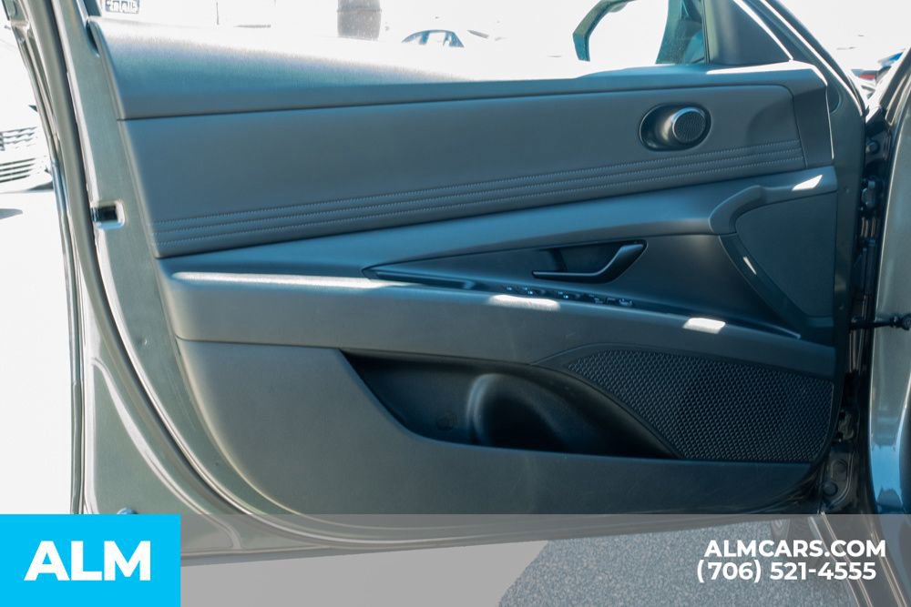 Used 2025 Hyundai Elantra Sport FWD image 20