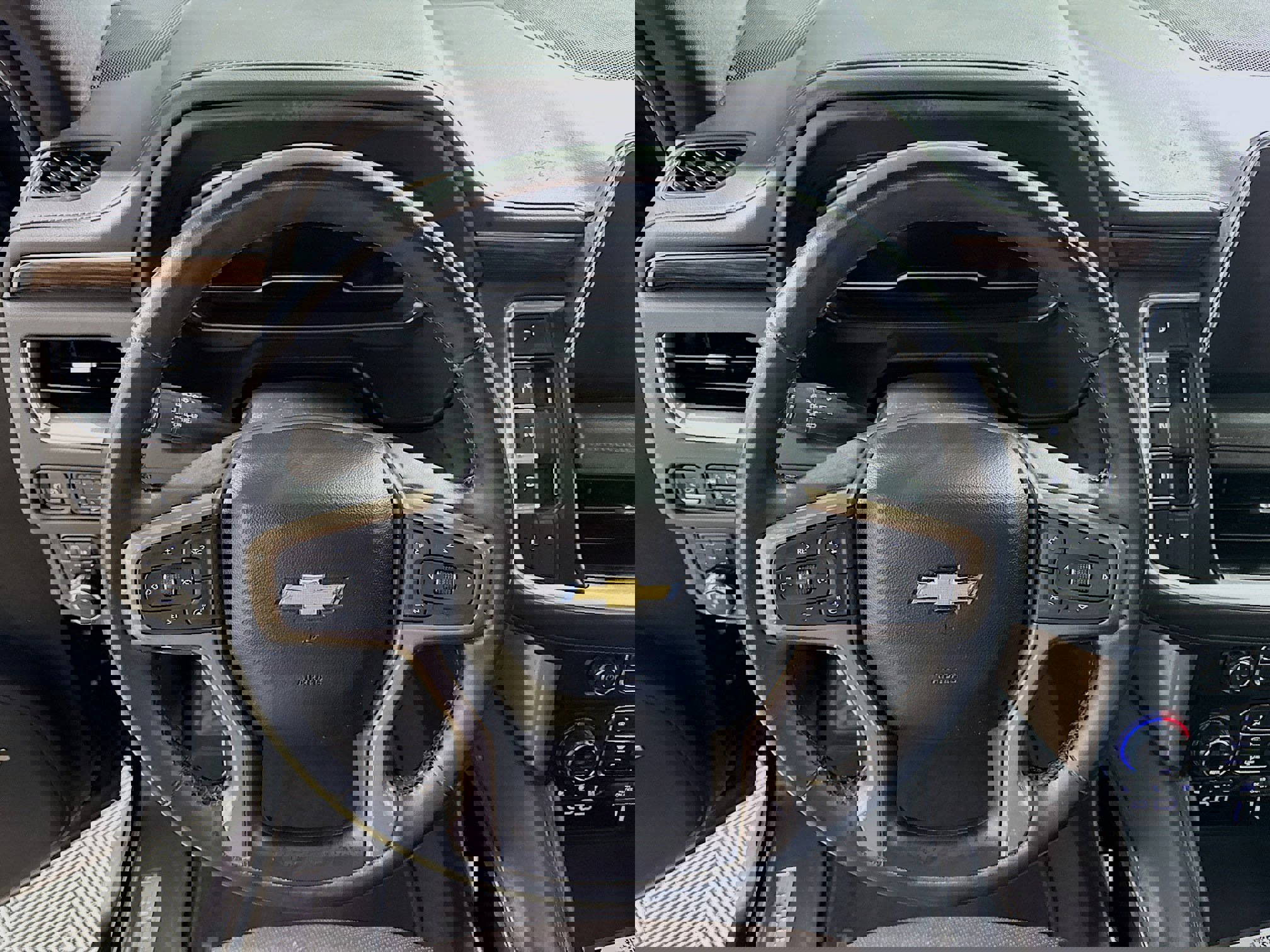 Used 2023 Chevrolet Suburban High Country image 17