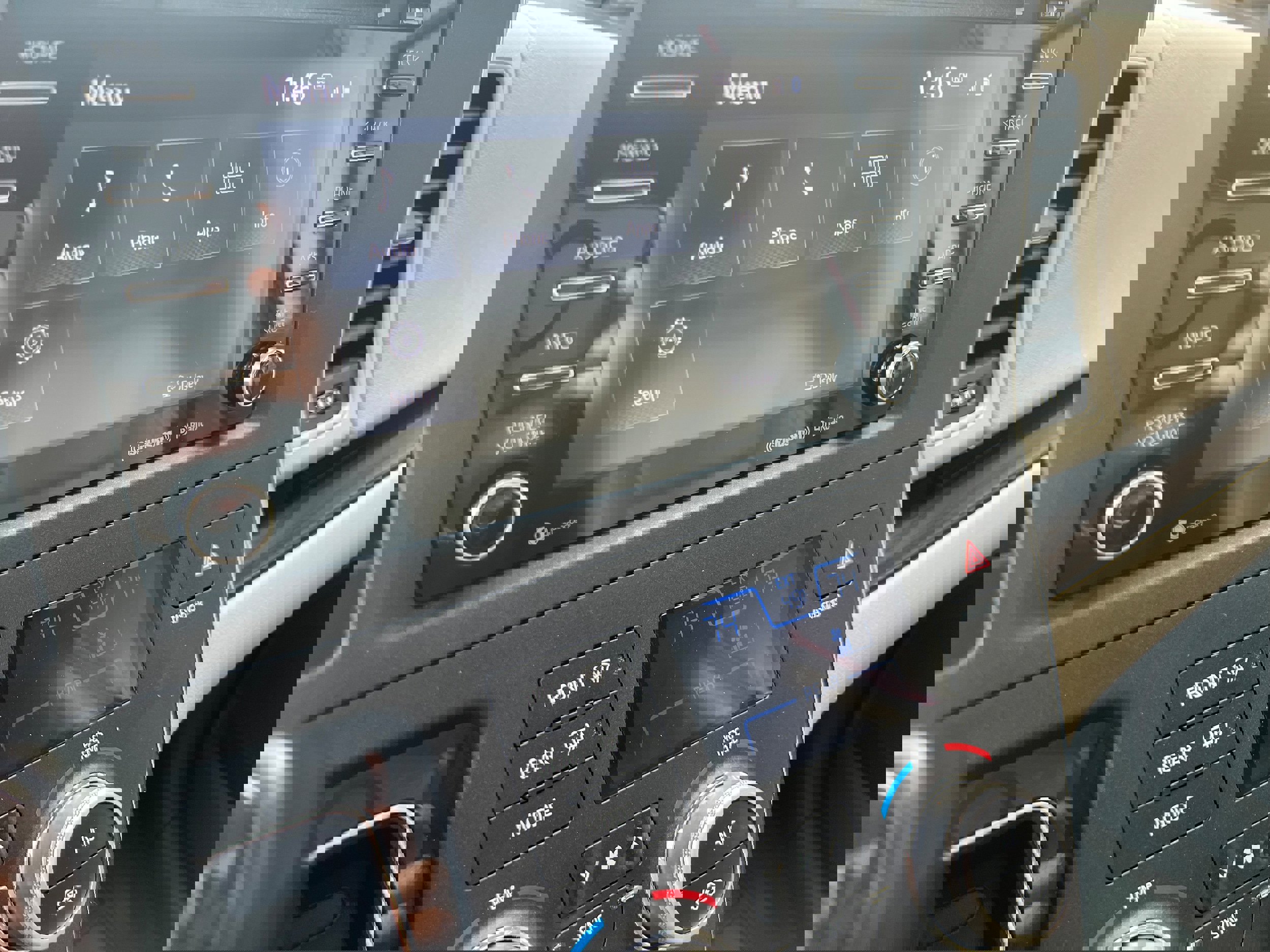 Used 2018 Toyota Sienna XLE image 13