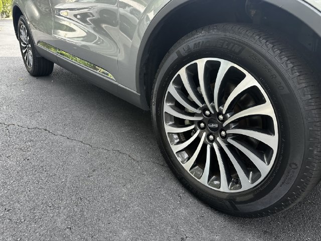 Certified 2023 Lincoln Aviator AWD w/ Premium Package image 11