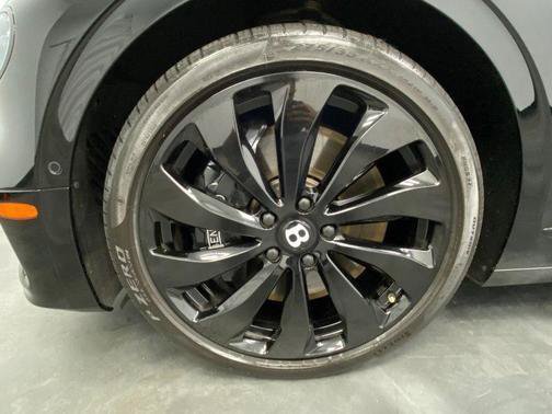 Used 2021 Bentley Flying Spur V8 AWD/4WD image 19