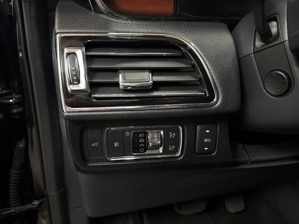 Used 2022 Lincoln Navigator L Reserve AWD/4WD image 16