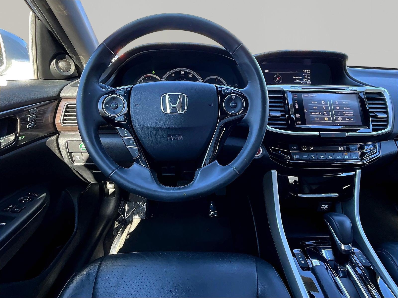 Used 2017 Honda Accord EX-L image 8
