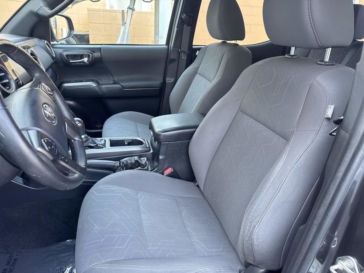 Used 2019 Toyota Tacoma TRD Off-Road w/ Technology Package image 10