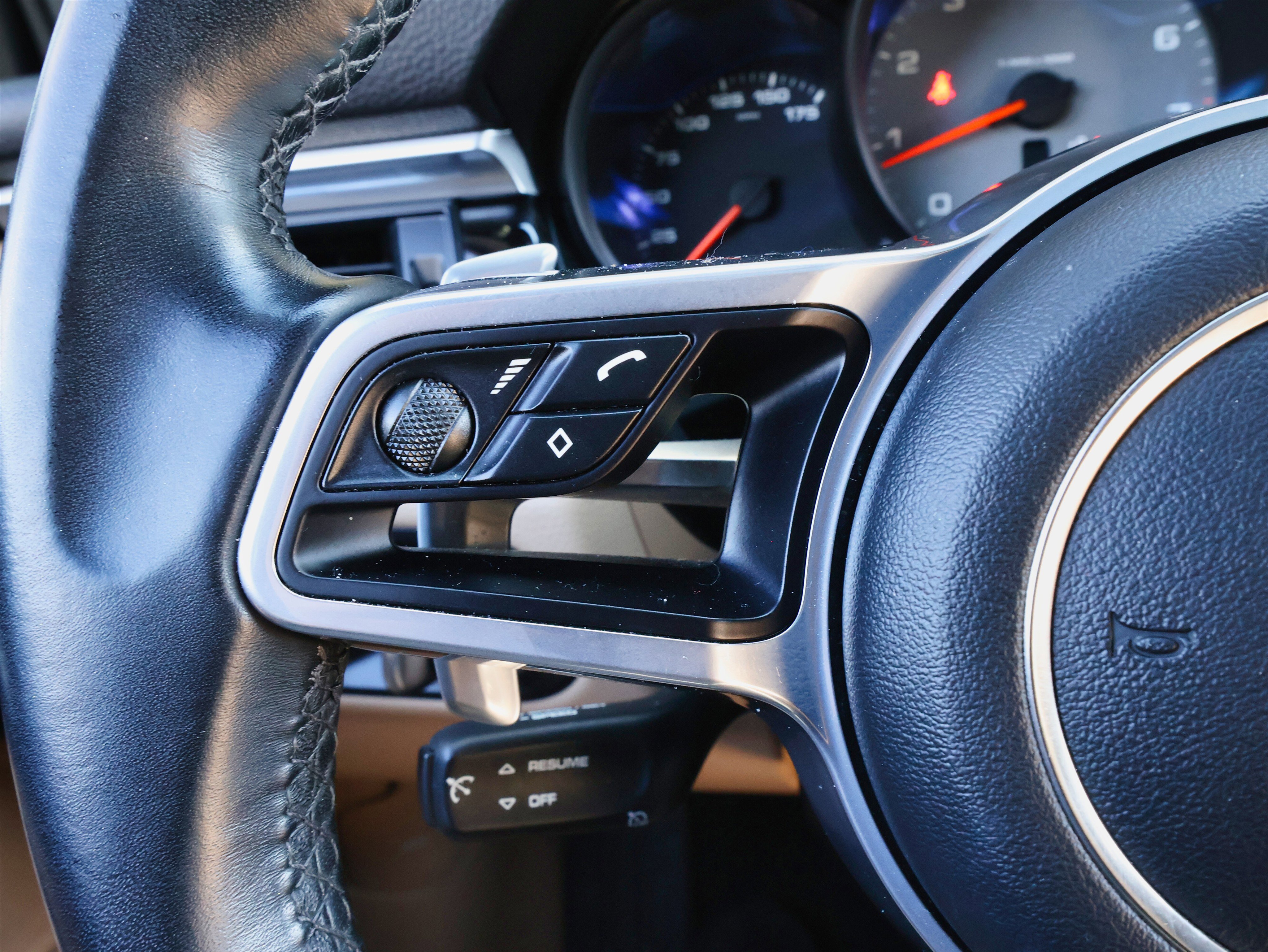 Used 2021 Porsche Macan S image 38