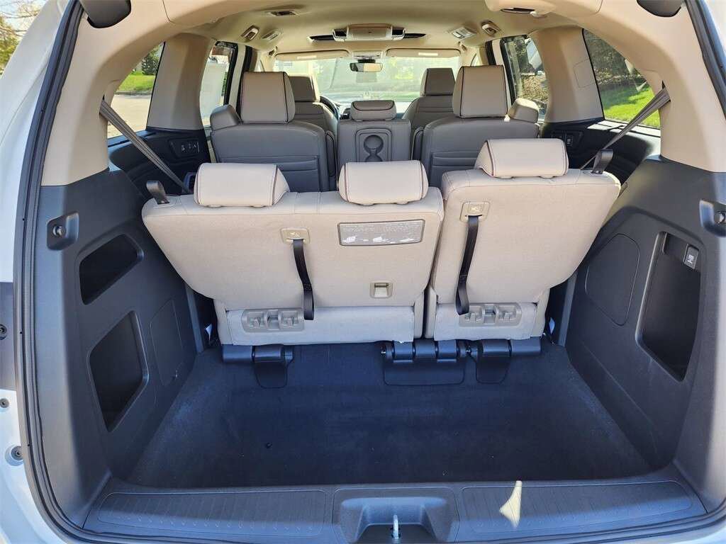 Used 2023 Honda Odyssey Elite image 17
