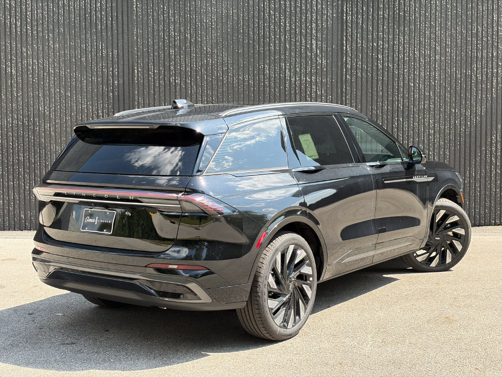 New 2026 Lincoln Nautilus Reserve w/ Jet Appearance Package AWD/4WD image 7