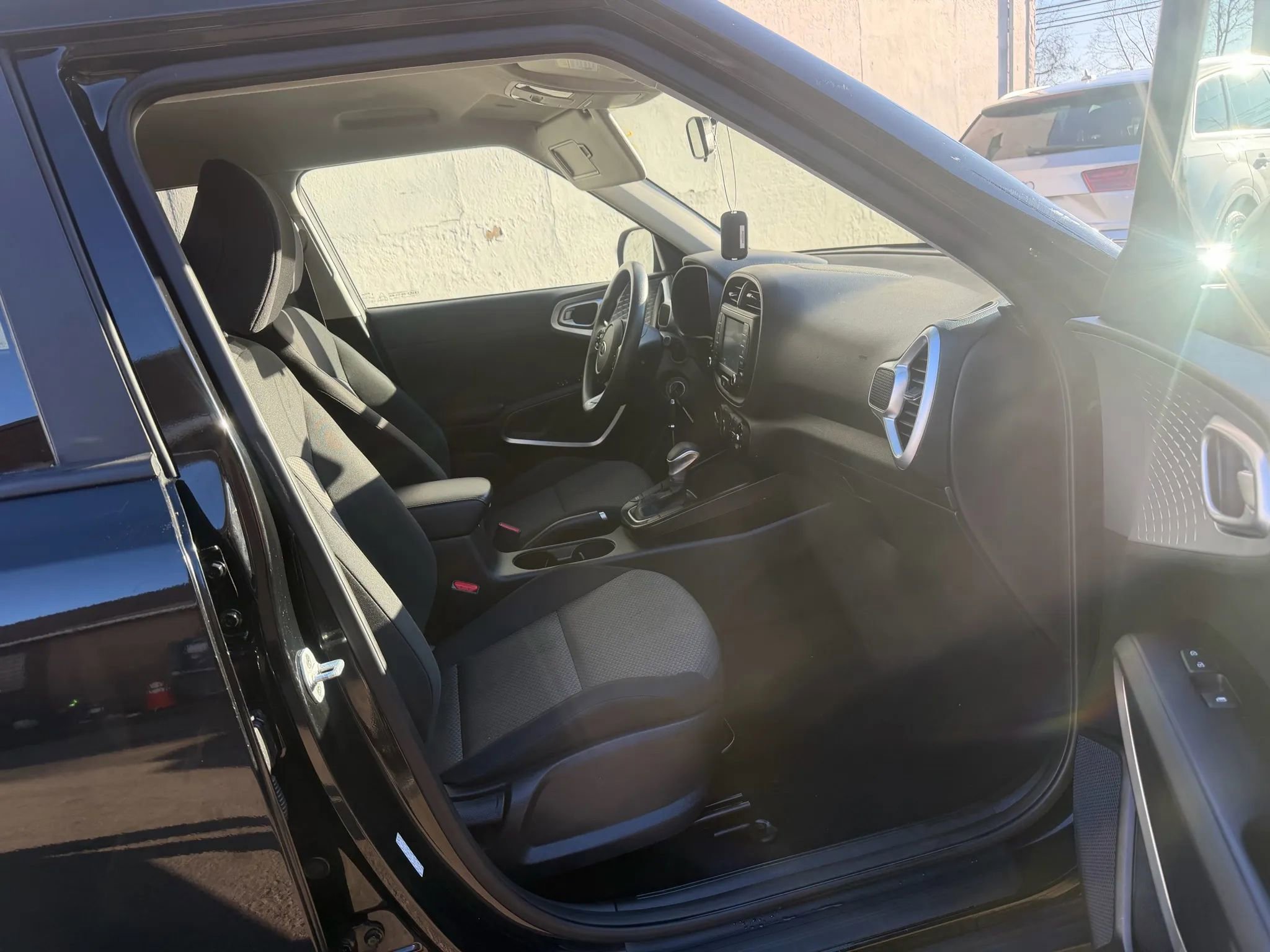 Used 2020 Kia Soul LX image 26