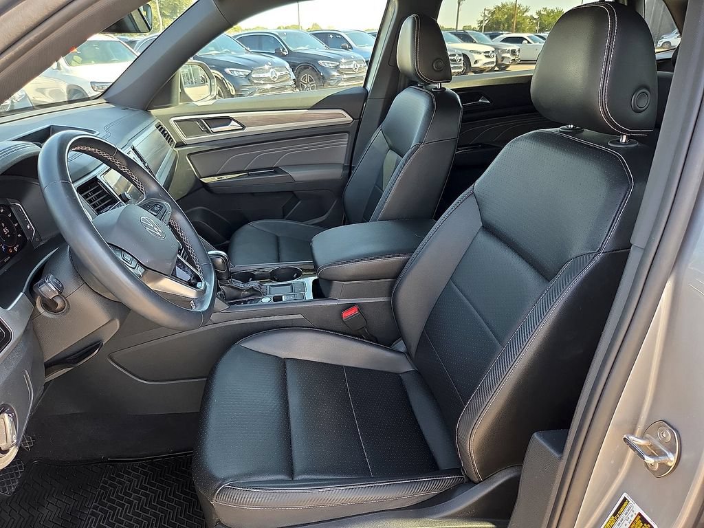 Used 2022 Volkswagen Atlas Cross Sport SE FWD image 16