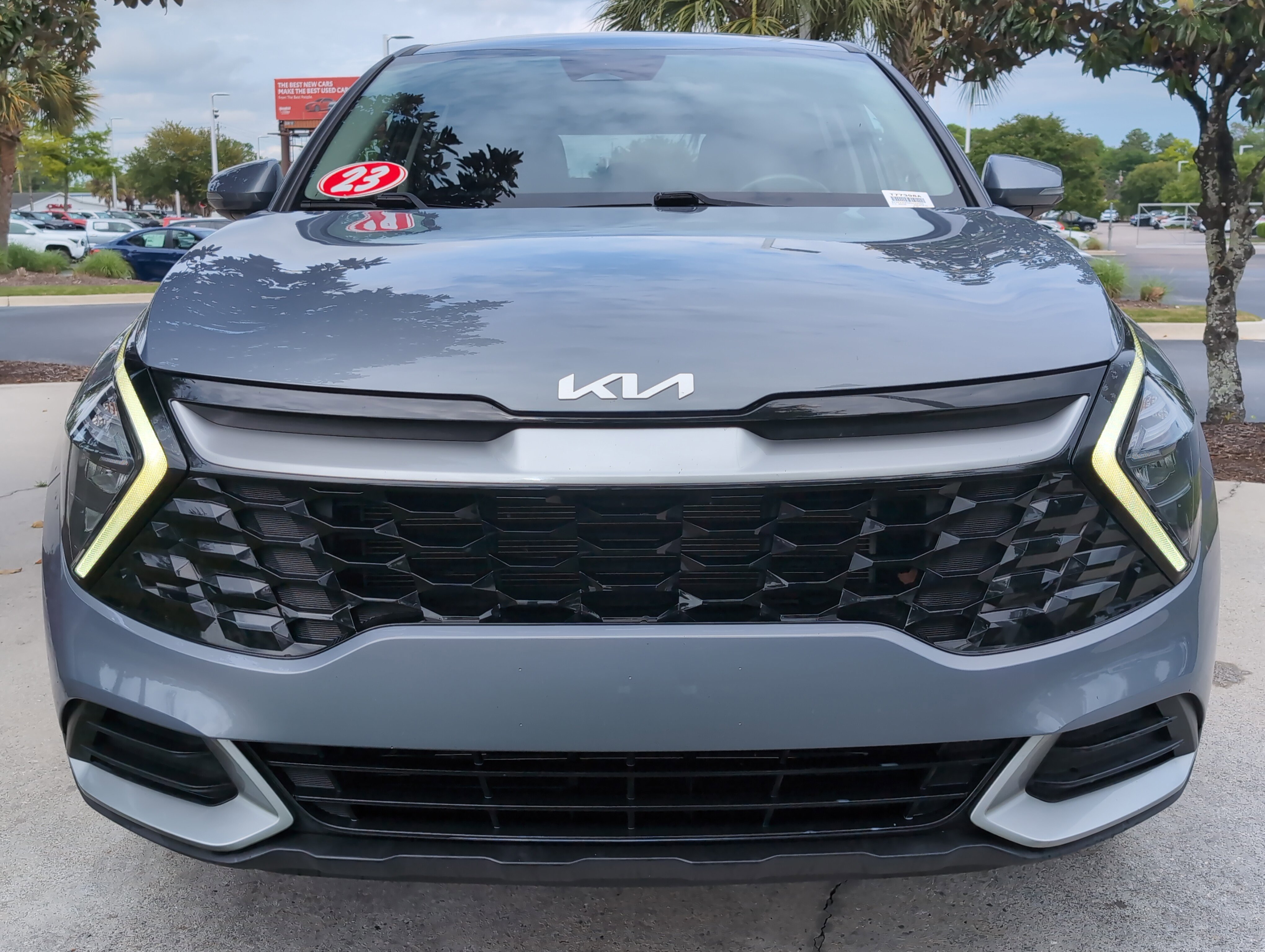 Used 2023 Kia Sportage EX FWD image 3