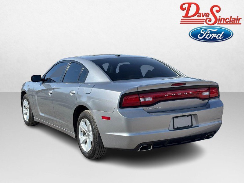 Used 2013 Dodge Charger SE RWD image 9