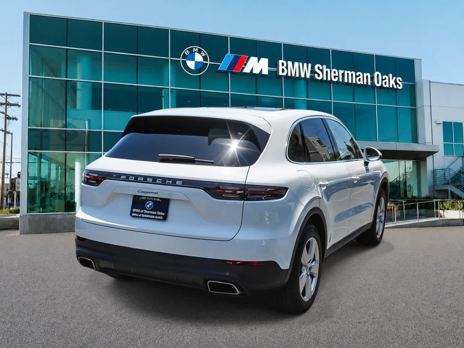Used 2023 Porsche Cayenne Platinum Edition AWD/4WD image 4