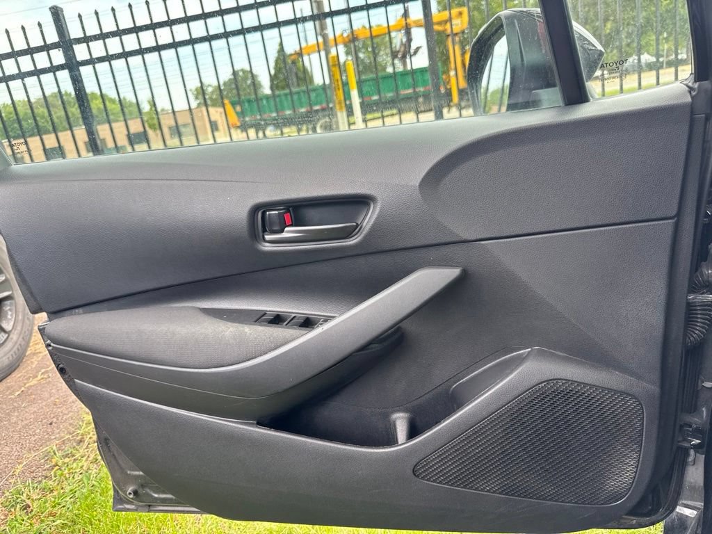 Used 2024 Toyota Corolla LE FWD image 9