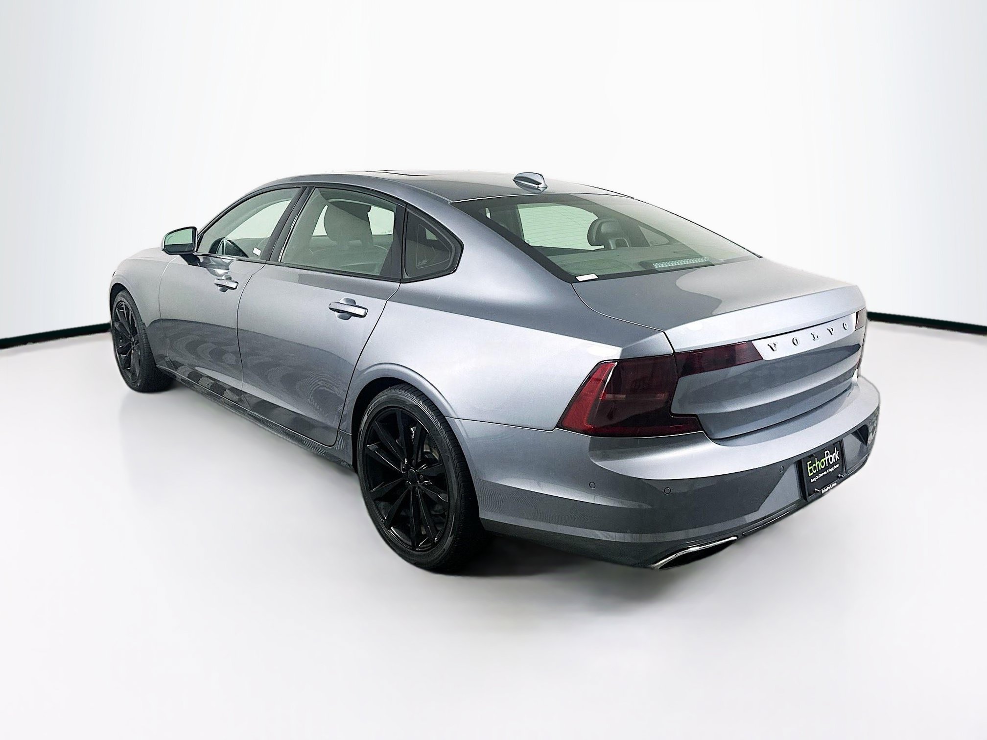 Used 2019 Volvo S90 T5 Momentum FWD image 5