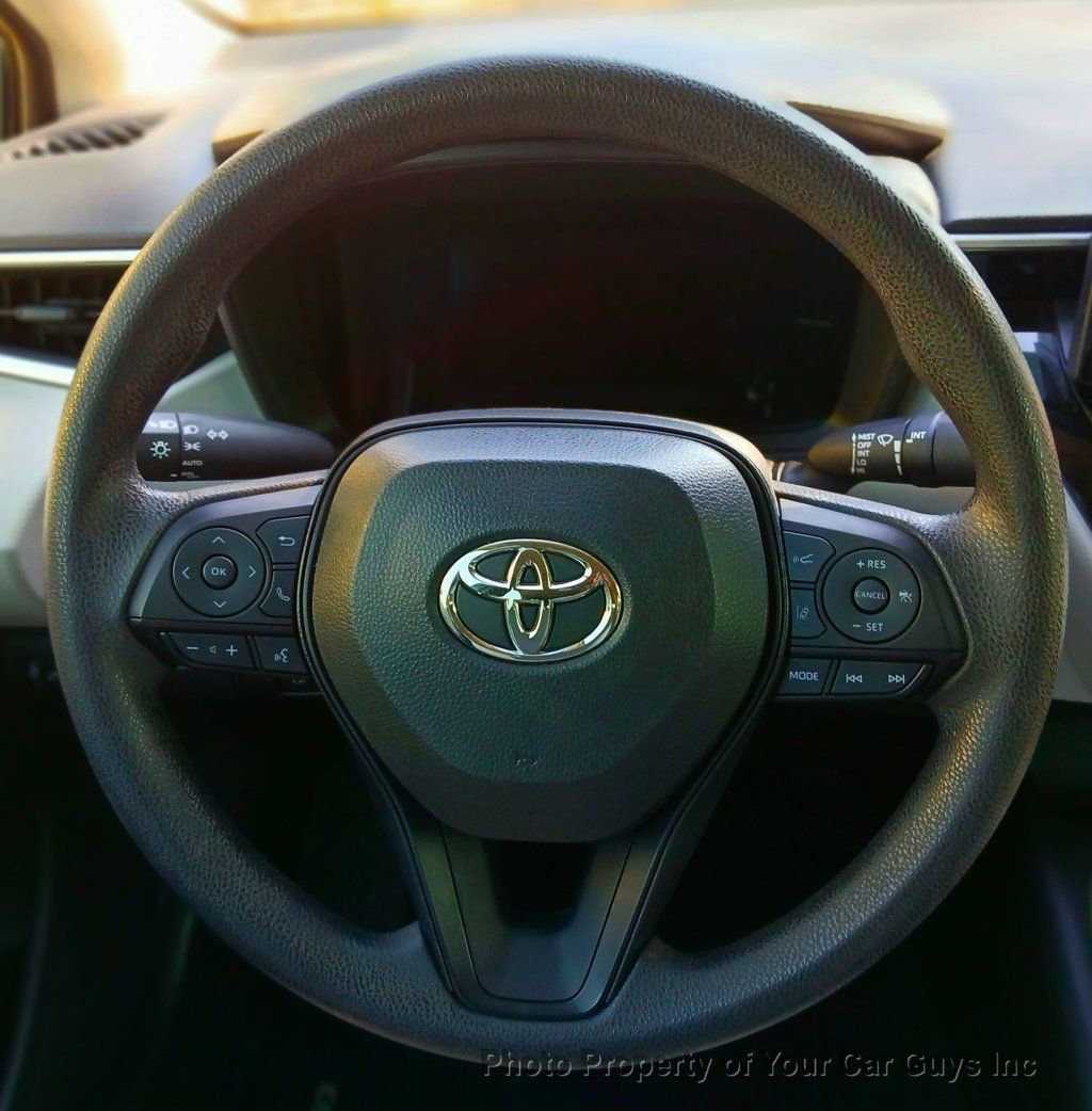 Used 2022 Toyota Corolla LE image 20