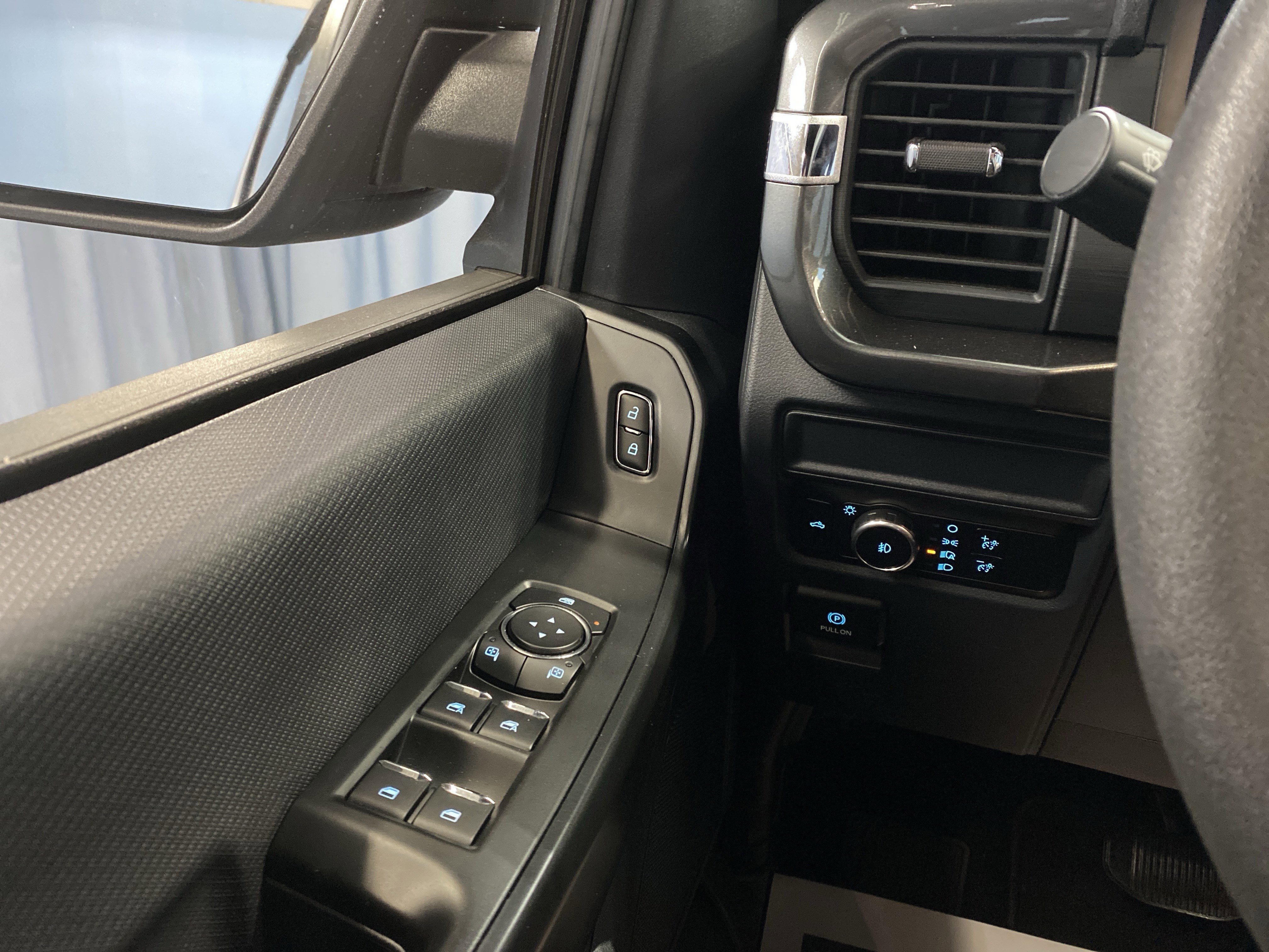 Used 2024 Ford F150 STX image 24