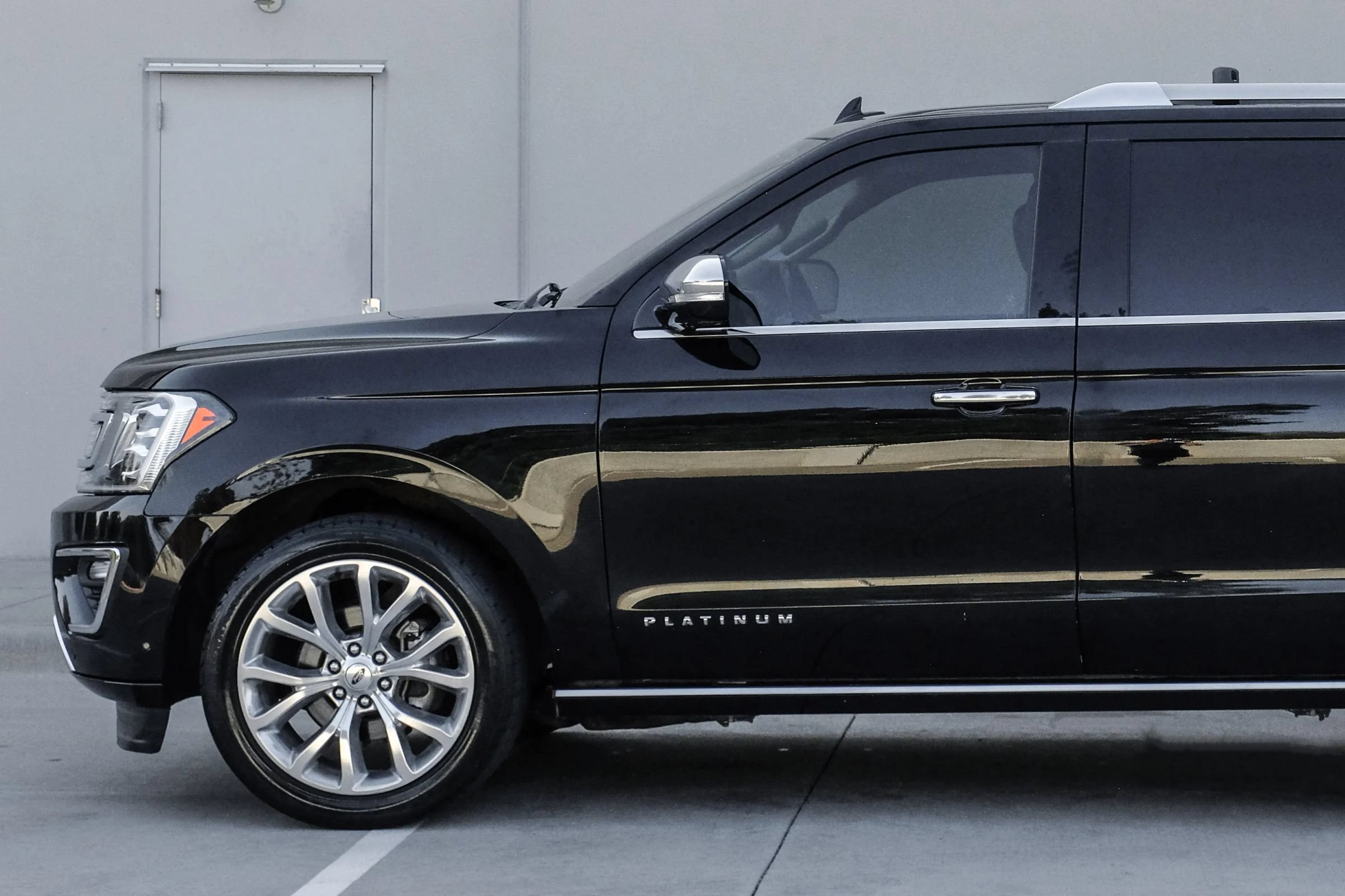 Used 2019 Ford Expedition Max Platinum RWD image 9