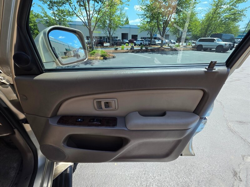 Used 2001 Toyota 4Runner Limited AWD/4WD image 36