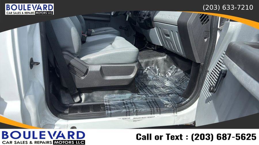 Used 2015 Ford F550 4x4 Regular Cab Super Duty image 31