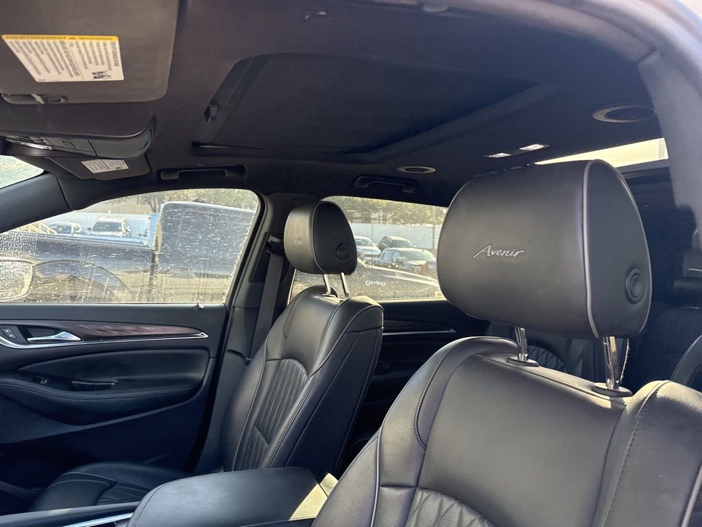 Used 2023 Buick Enclave Avenir w/ Avenir Technology Package image 9