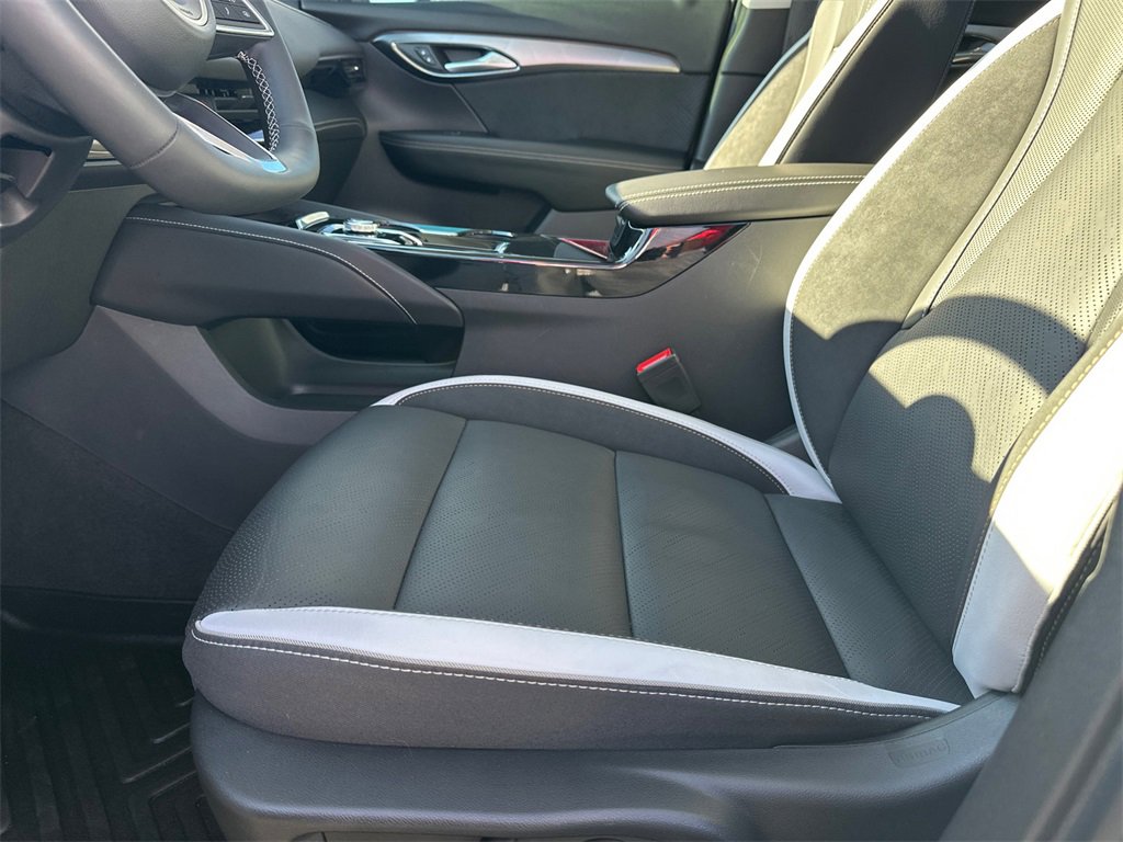 Used 2025 Buick Envision Sport Touring image 10