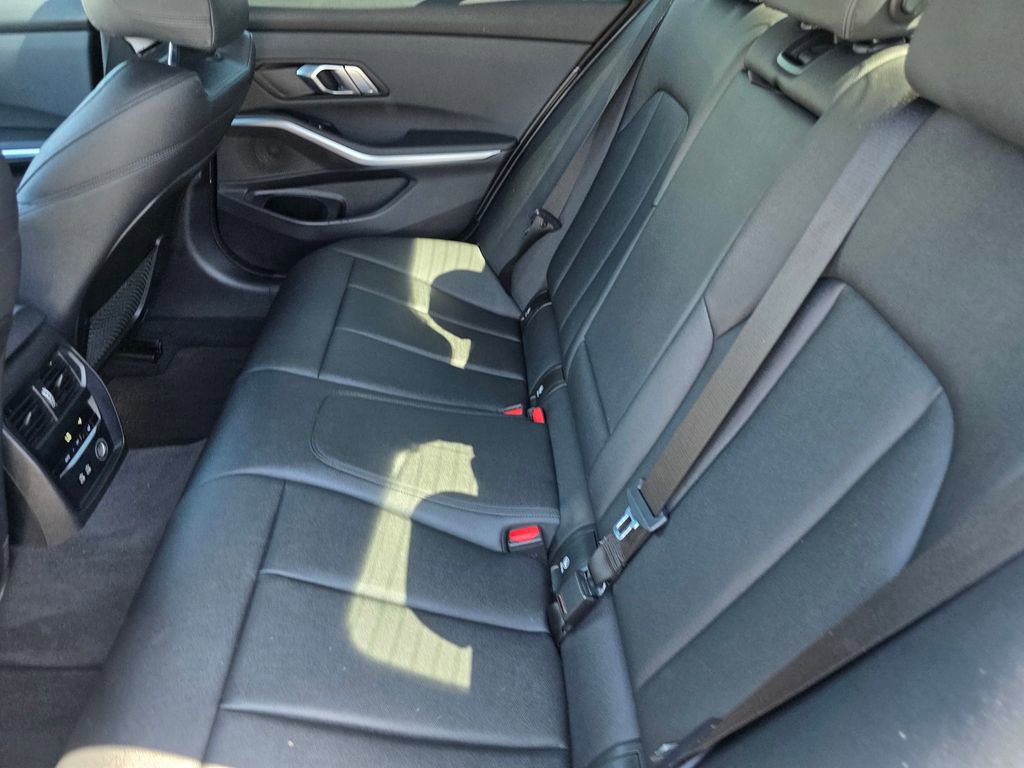Used 2020 BMW 330i Sedan w/ Driving Assistance Package RWD image 14